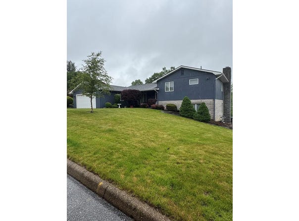 10 FIELDCREST DRIVE, Wheeling, WV 26003
