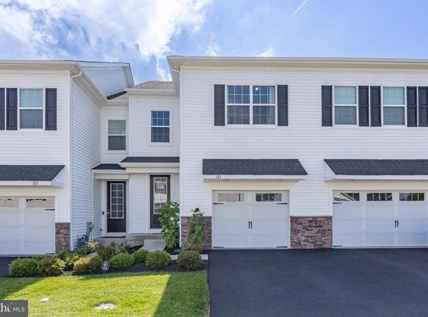 121 GOLDEN VALE DRIVE, ROYERSFORD, PA 19468