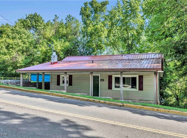 211 E Canal Street, Navarre, OH 44662