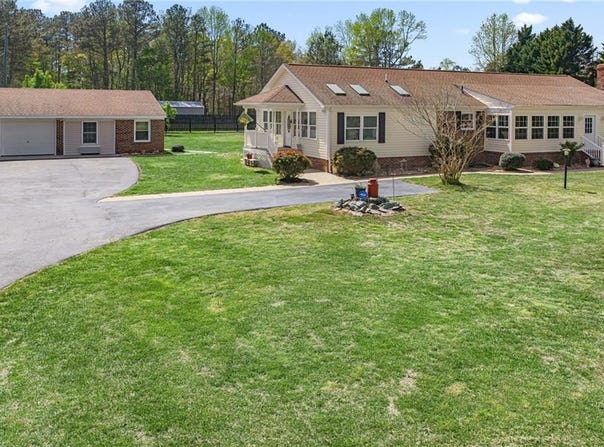 5542 Dilly-E Lane, Gloucester, VA 23061