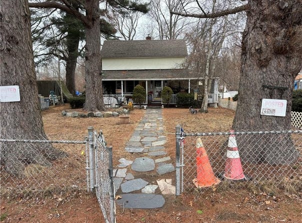 73 Eton Avenue, Warwick, RI 02889