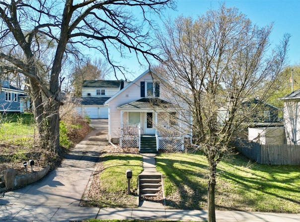 1211 Main Street, Eau Claire, WI 54701