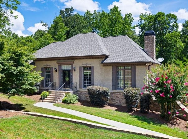 13 Centerport Drive, White, GA 30184