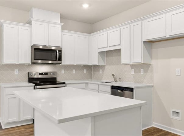 208 Kenmore Circle, Perry, GA 31069