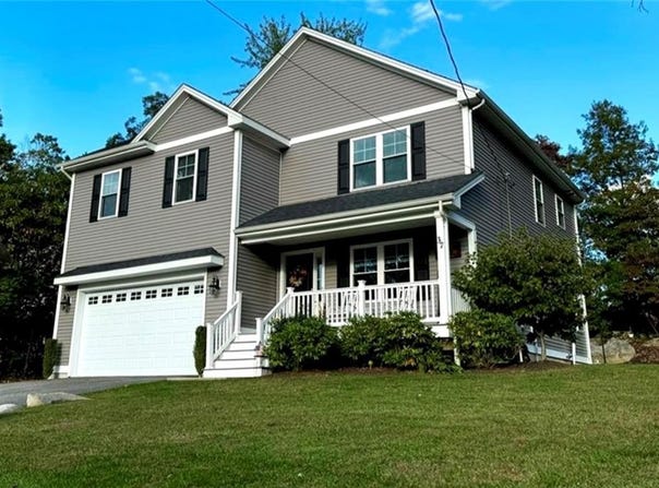 37 Iroquois Road, Cumberland, RI 02864