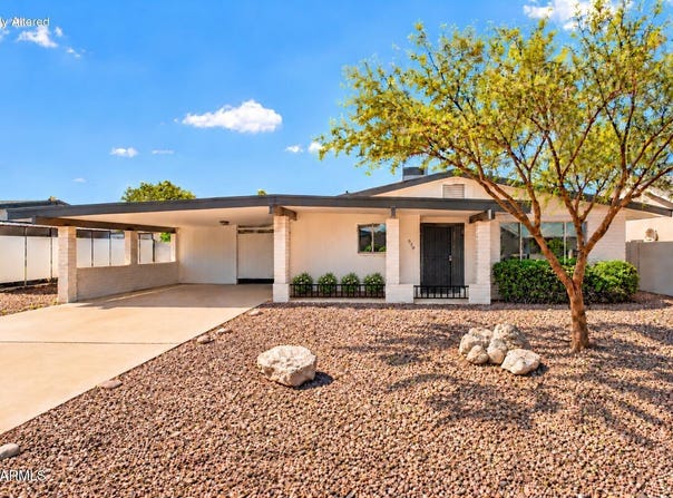930 S ROSLYN Place, Mesa, AZ 85208