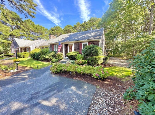 22 Warren Road, Yarmouth Port, MA 02675