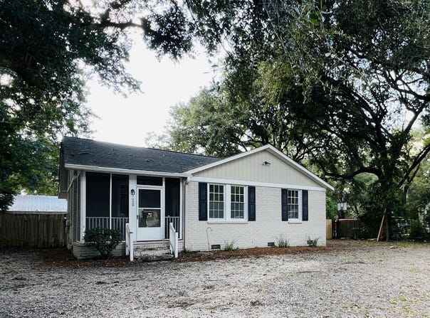 7629 Pinehurst Street, North Charleston, SC 29420