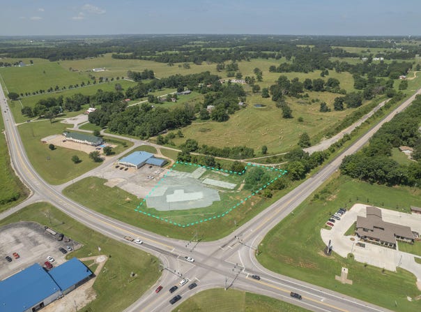 000 S Highway 37, Cassville, MO 65625