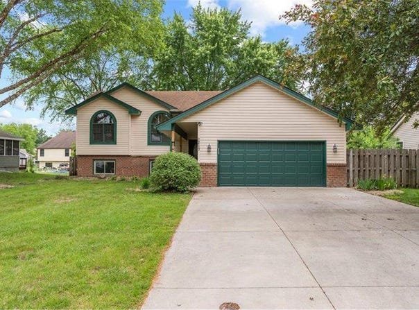 1217 88th Avenue N, Brooklyn Park, MN 55444