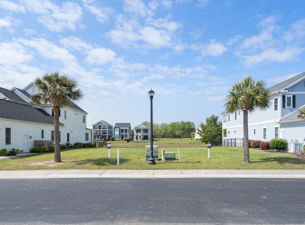 1113 Whispering Winds Dr., Myrtle Beach, SC 29579