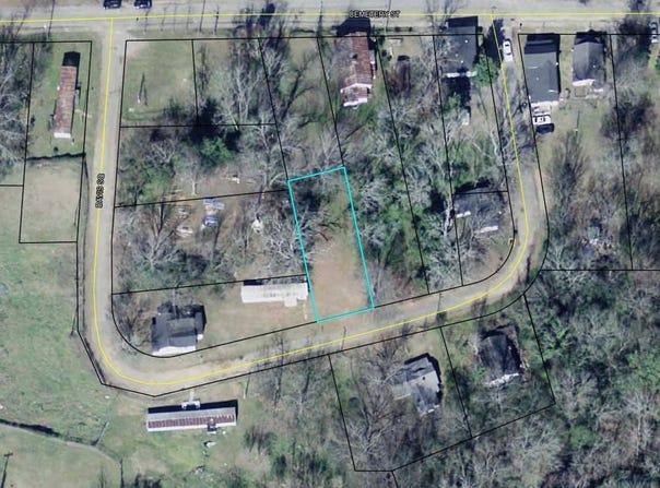 Davis Square lot: On, Winnsboro, SC 29180