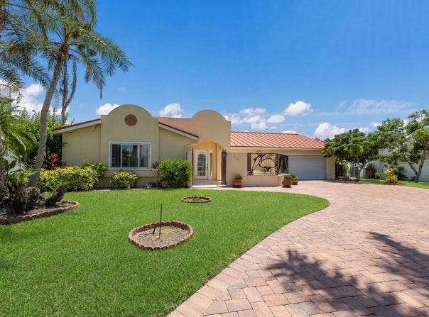811 ARLINGTON ROAD, PALMETTO, FL 34221