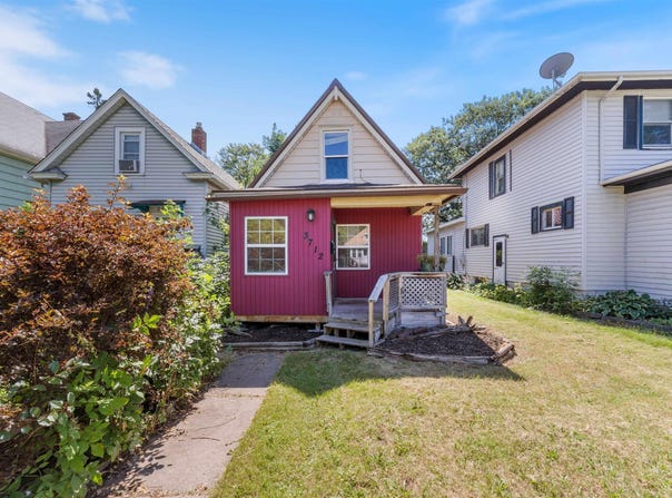 3712 W 4th St, Duluth, MN 55806