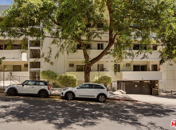960 Larrabee St, West Hollywood, CA 90069