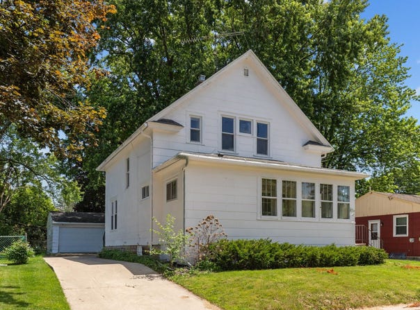 1310 POWERS Street, OSHKOSH, WI 54901