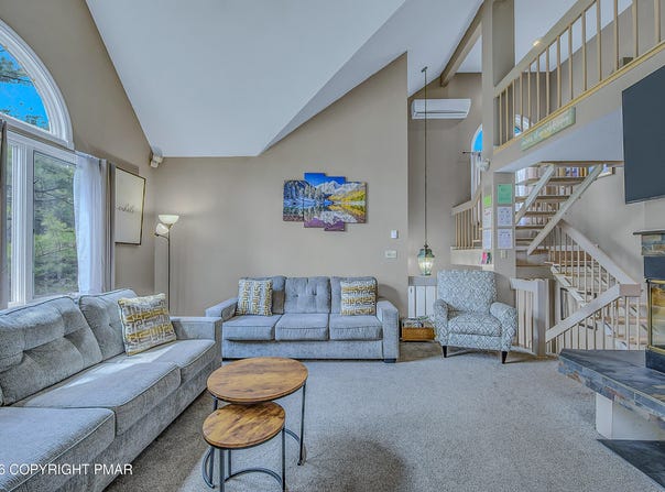 9 Rockspring Court, Lake Harmony, PA 18624