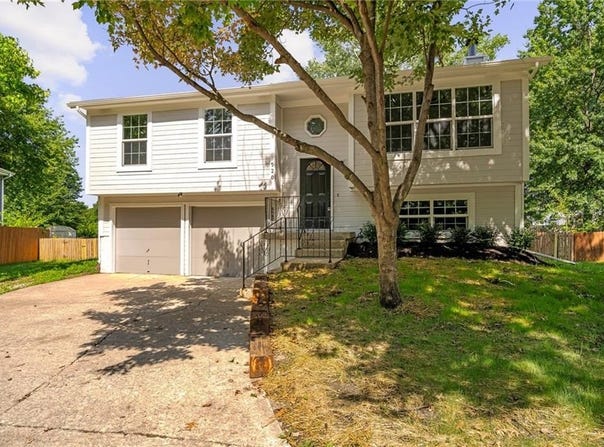 520 N CEDAR Street, Gardner, KS 66030
