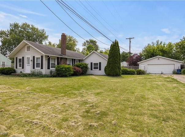 348 Elberta Drive, Vermilion, OH 44089