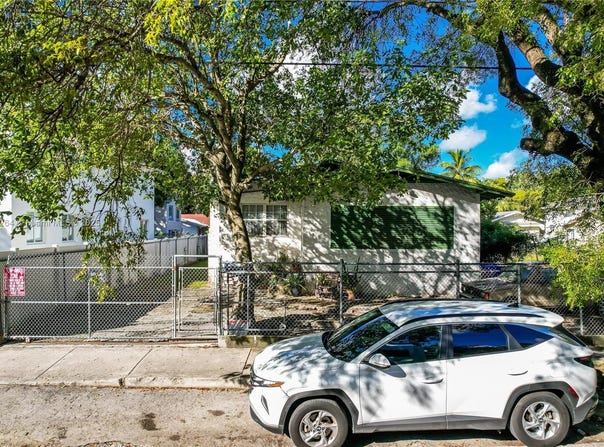145 NW 33rd St, Miami, FL 33127
