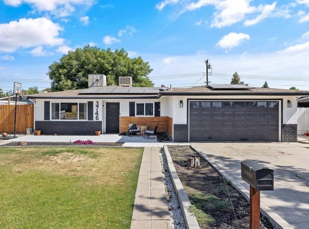 3746 W Cambridge Avenue, Visalia, CA 93277