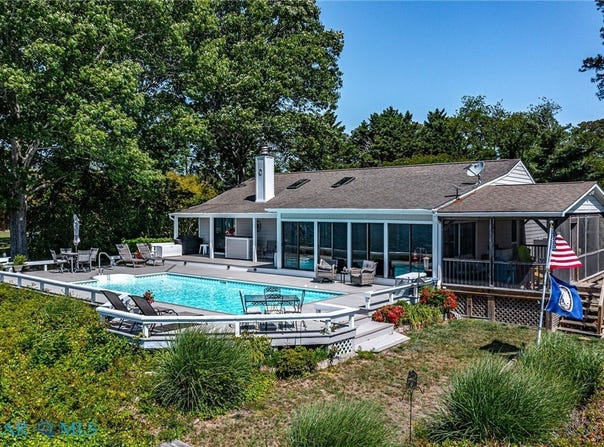 325 Deep Water Drive, White Stone, VA 22578