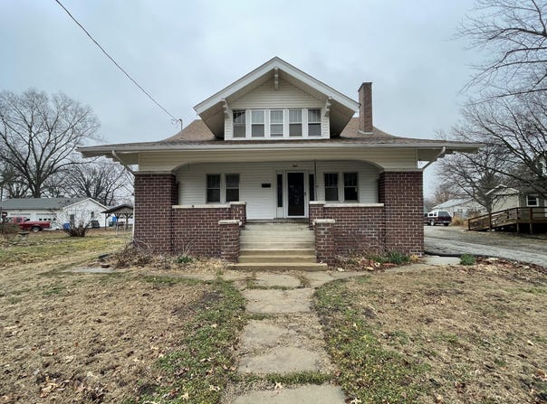 461 Summit St, Marshall, MO 65340