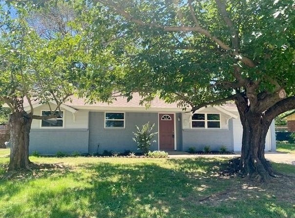 4916 Tracy Drive, Haltom City, TX 76117