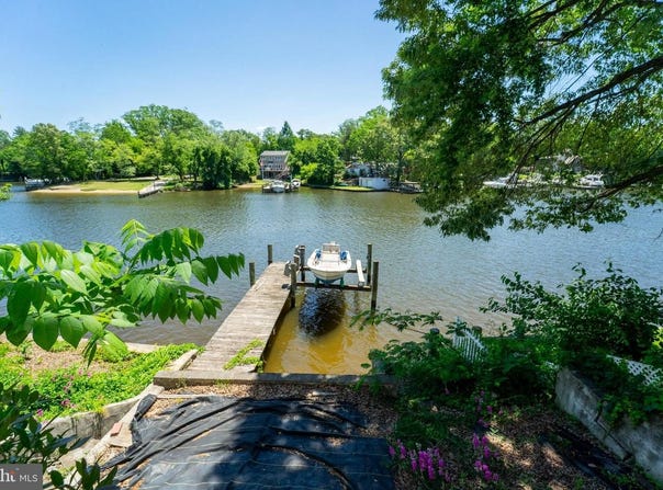 555 RIVERSIDE DR, PASADENA, MD 21122