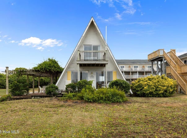 1006 E Ft Macon Road, Atlantic Beach, NC 28512