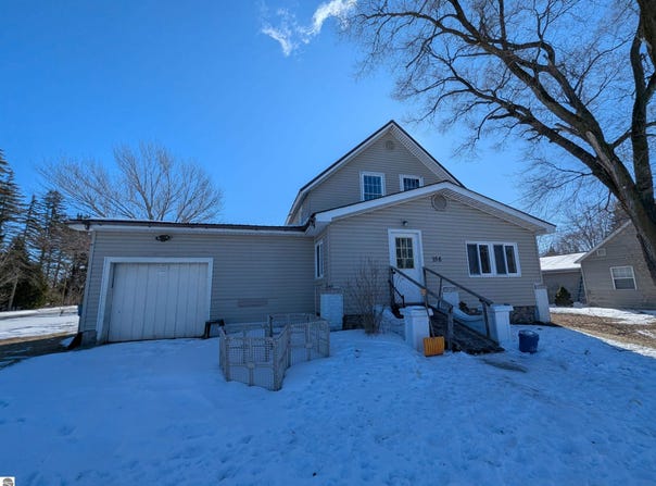 156 N Mackinaw Road, Au Gres, MI 48703