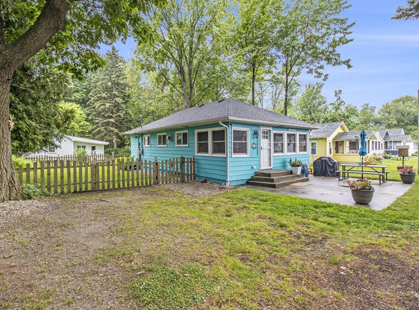 3181 N Lakeshore Drive, Ludington, MI 49431