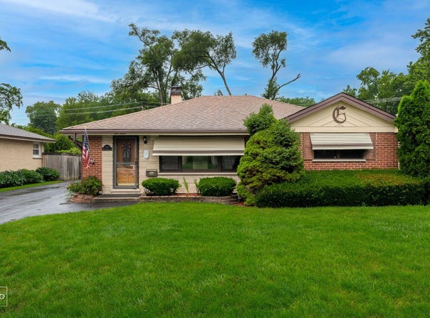 1012 Marshall Drive, Des Plaines, IL 60016