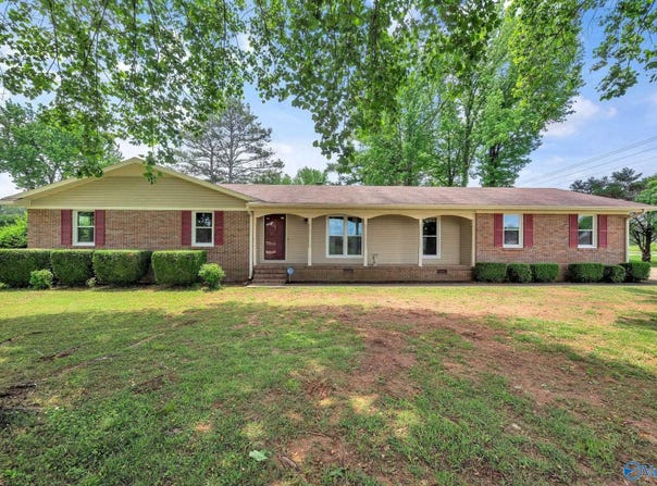 1300 Ridgedale Street, Athens, AL 35613