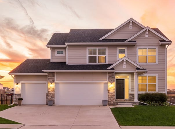 3144 Lakeview Drive SE, Altoona, IA 50009