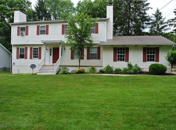 3003 Lee Street NW, North Canton, OH 44720