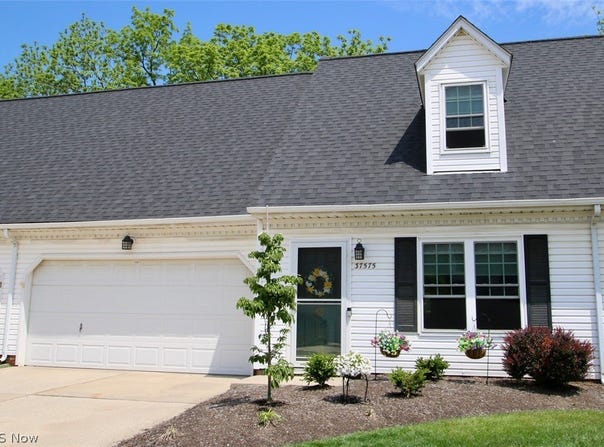 37575 Ocean Reef, Willoughby, OH 44094