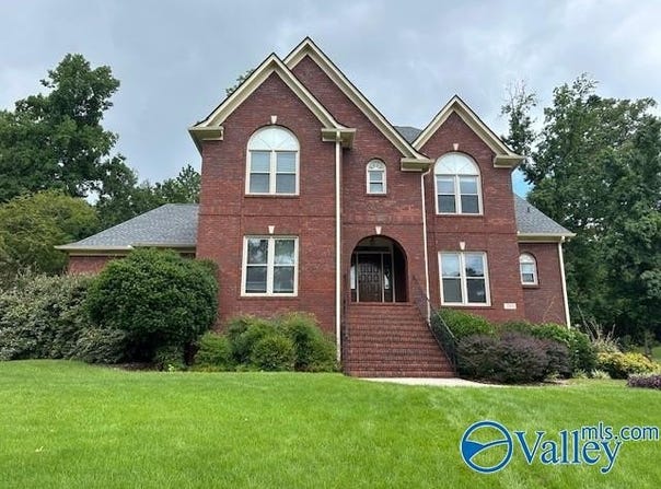 2915 Honors Row SE, Hampton Cove, AL 35763