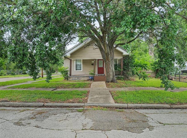 1290 Hazel Ave, Beaumont, TX 77701
