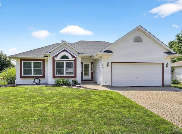 700 Cottonwood, GENOA, IL 60135