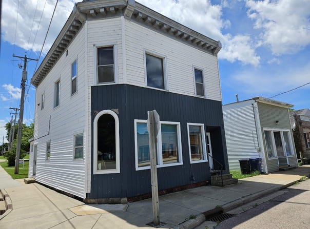 102 W Winnebago Street, Friesland, WI 53935-0093