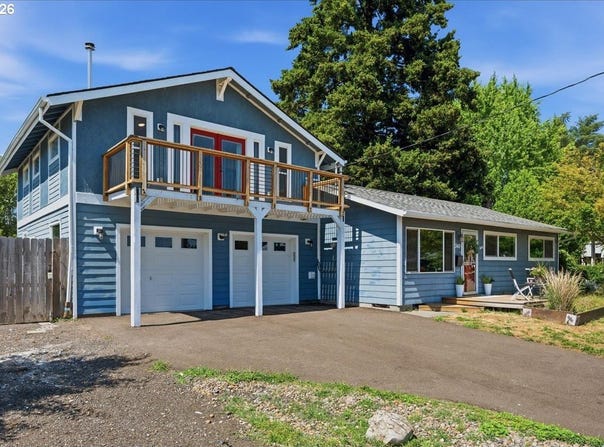 340 E GLOUCESTER St, Gladstone, OR 97027