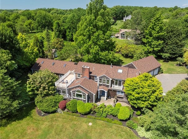 297 Black Point Lane, Portsmouth, RI 02871