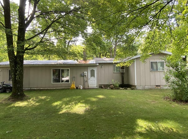 872 S Ransom Road, White Cloud, MI 49349