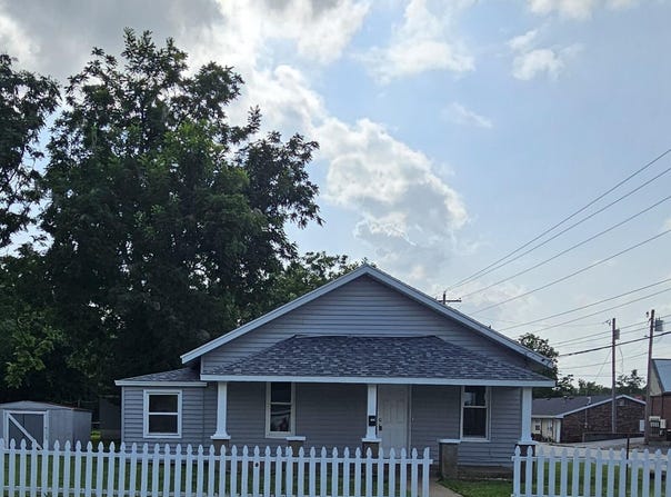 1203 S West Street, Mt Vernon, MO 65712