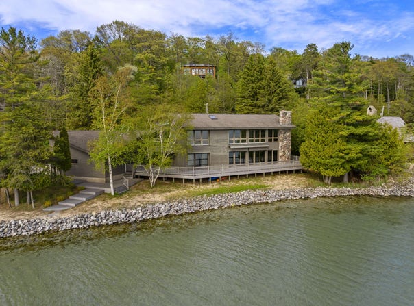 3151 Crystal Drive, Beulah, MI 49617