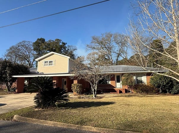 32 Thomas Drive, Eufaula, AL 36027