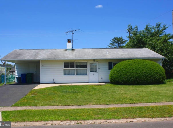 61 SHEPHERD LANE, LEVITTOWN, PA 19055