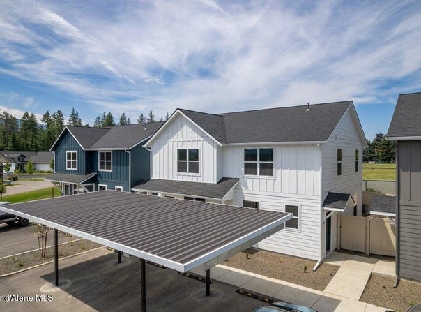 16 Potlatch Lp, Priest River, ID 83856