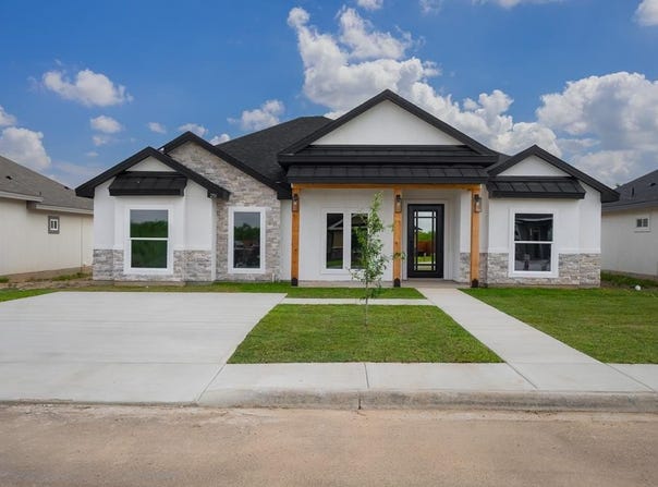 256 Bayo Drive, Eagle Pass, TX 78852
